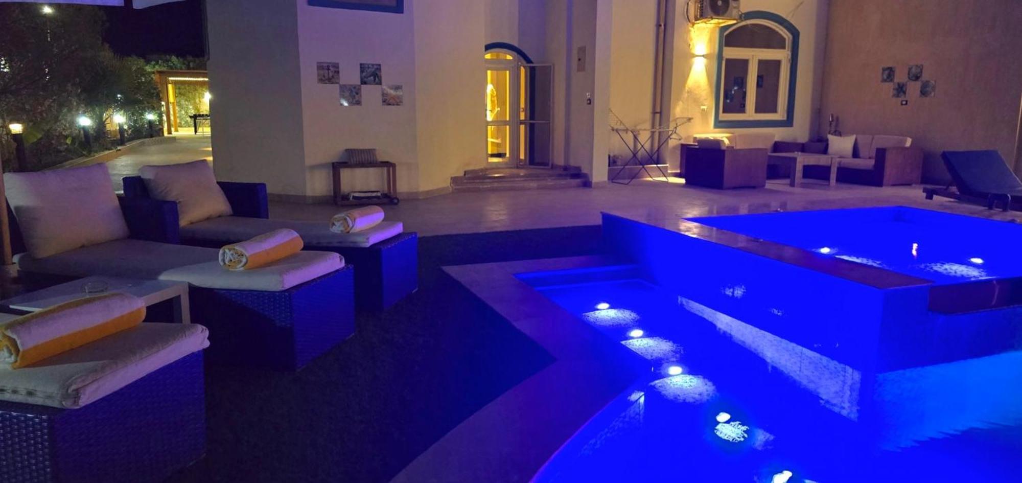 Luxury Royal Blue Family 8pers Private Pool Хургада